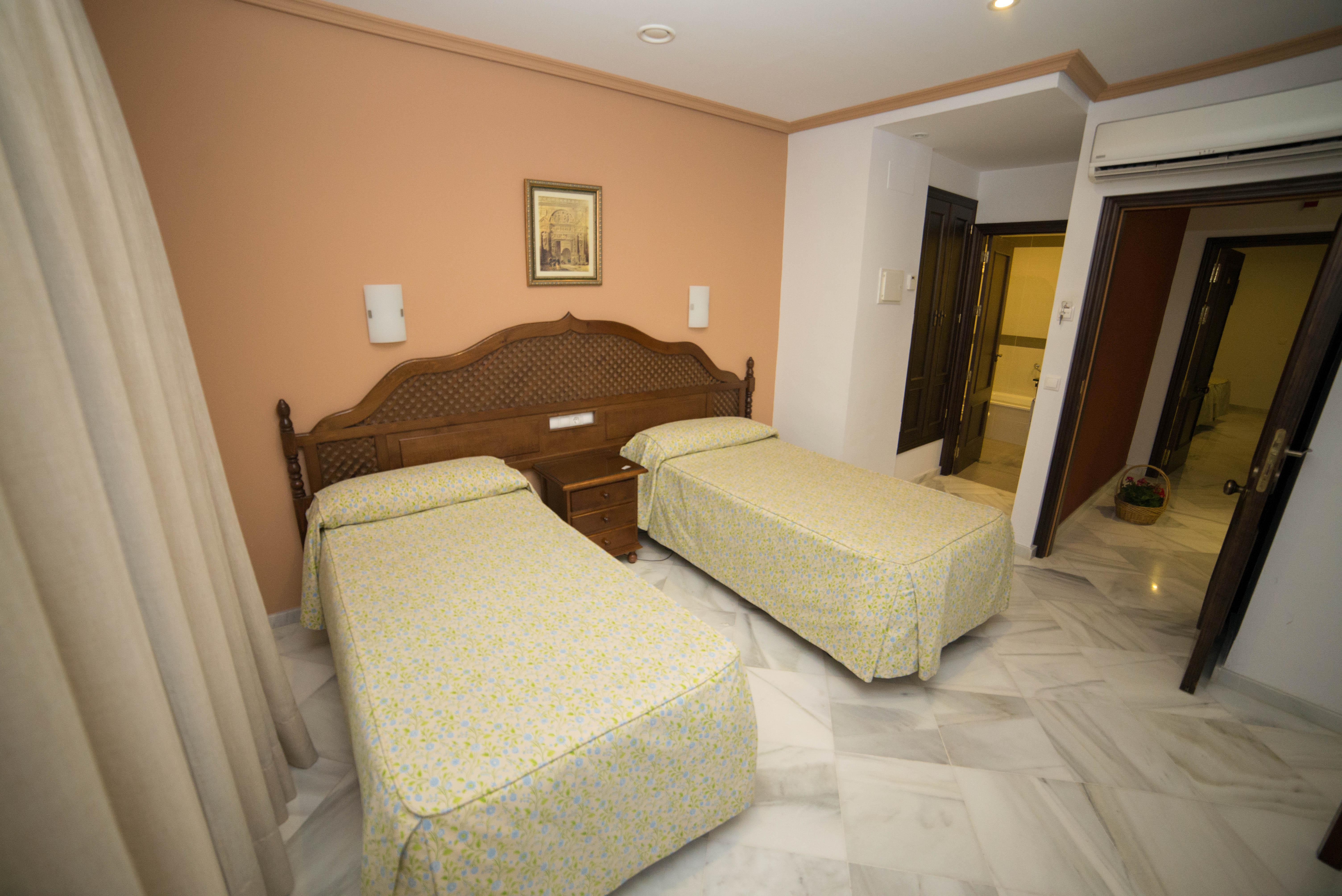 Hotel Los Omeyas Кордова Экстерьер фото