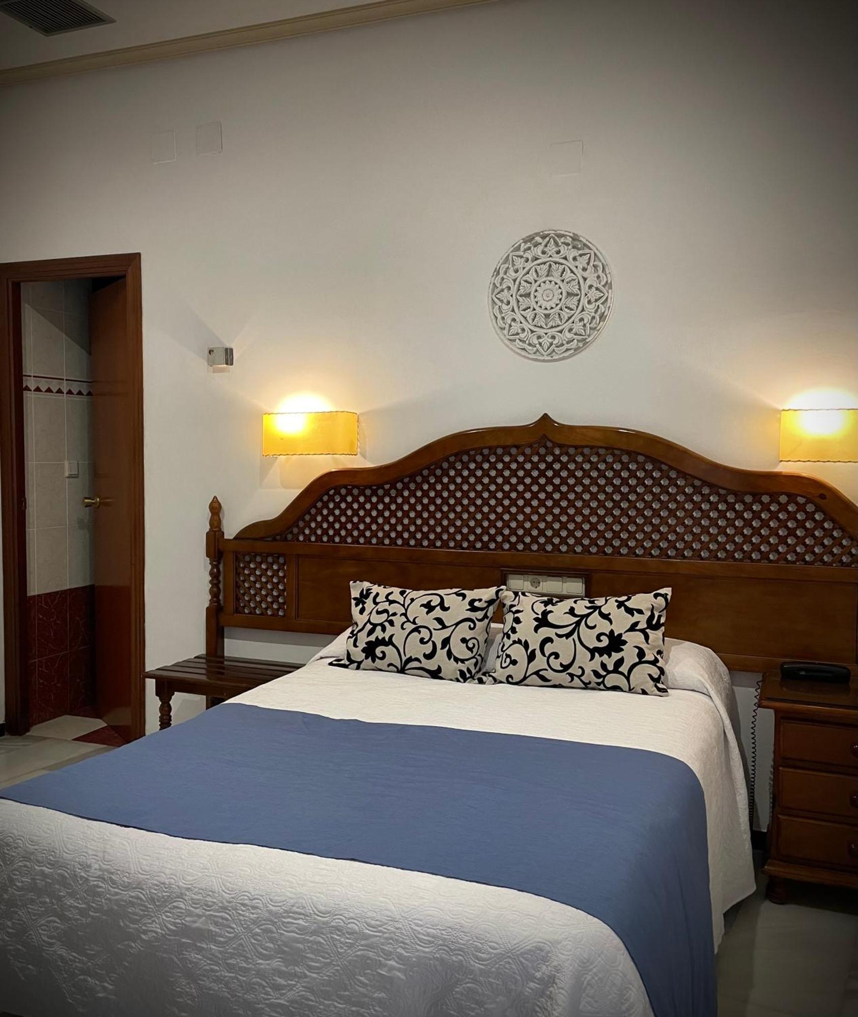 Hotel Los Omeyas Кордова Экстерьер фото