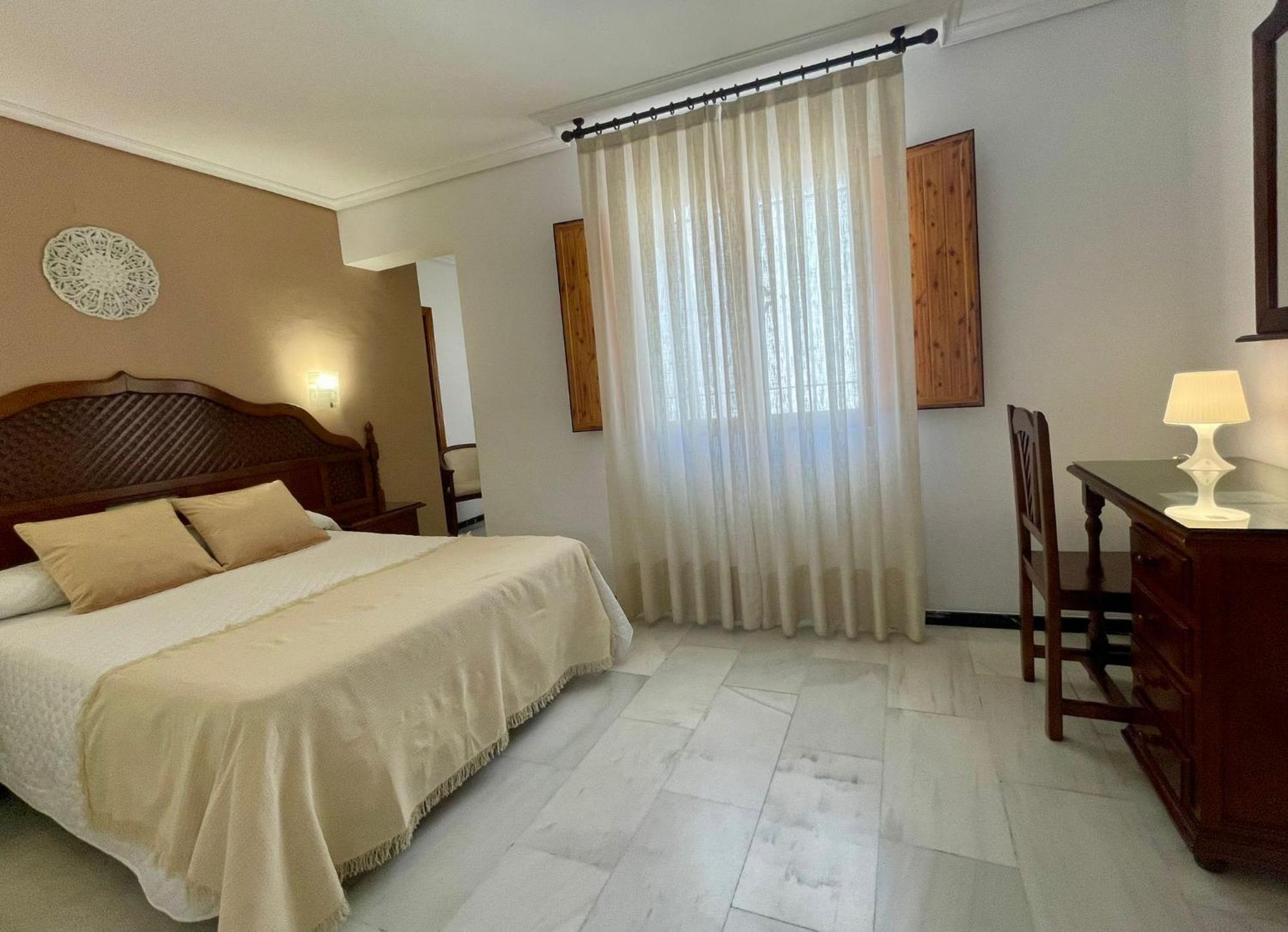 Hotel Los Omeyas Кордова Экстерьер фото